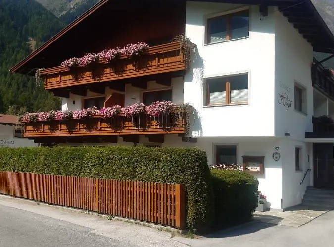 Gaestehaus Helga Bed & Breakfast 3*