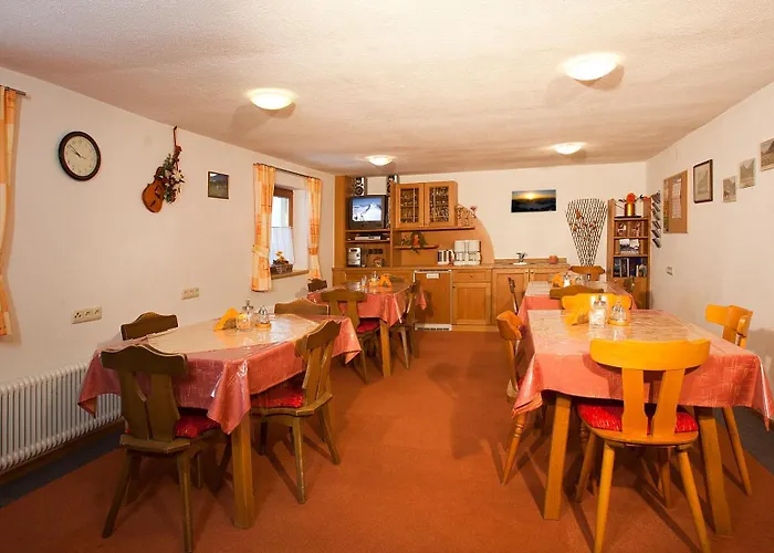 Gaestehaus Helga Bed & Breakfast Längenfeld