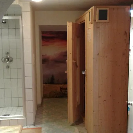 Gastehaus Helga Bed & Breakfast 3*
