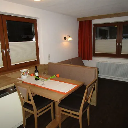 Gastehaus Helga Bed & Breakfast 3*