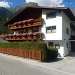 Gastehaus Helga Bed & Breakfast 3*